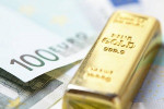 Аналитика: золото упало ниже 1700 евро за унцию