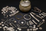 В Англии найден клад серебра времён викингов