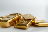 Аналитика: рост цены золота 2-й квартал подряд