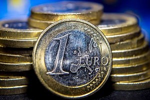 Выборы в Европе дают золоту шанс на рост цен