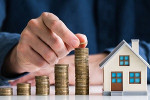 Доминик Фрисби: дешёвые деньги и недвижимость