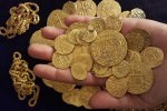 Amazon продаёт в Индии золотые монеты и украшения