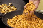 Добыча золота в мире будет падать из-за низких цен