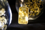 Аналитика: почему стоит приобрести золото?