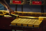 Иран готовится к санкциям с помощью золота и наличных