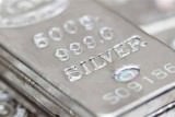 Кроме золота Иран также накапливает серебро