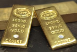 ABN AMRO: золото упадёт до 2000$ к концу 2024 года