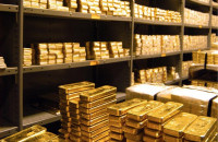 Стабильная цена золота благодаря покупкам ЦБ