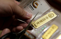 Жители Китая скупают золото как сумасшедшие