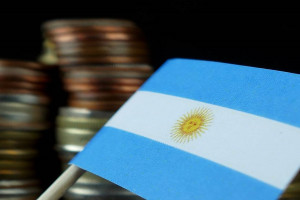 Аргентина начала борьбу с дефицитом бюджета