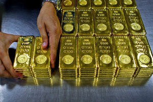 Центробанки потеряли на обвале золота 560$ млрд.