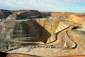 Китай покупает акции рудников золота по всему миру