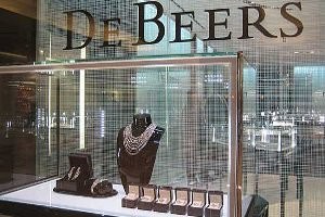 De Beers возобновит добычу алмазов в Анголе