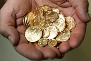 Европейцы снова скупают золотые монеты из-за Греции