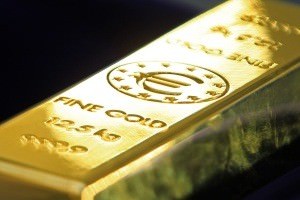 Золото укрепилось выше 1700$ за счёт усиления евро