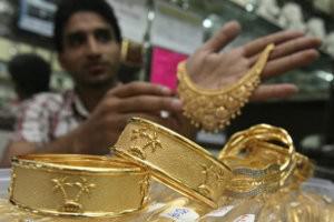 Спрос на золото и серебро в Индии усиливается