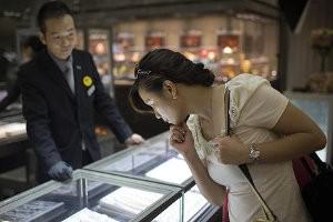 Китаянки влияют на рост продаж бриллиантов в мире