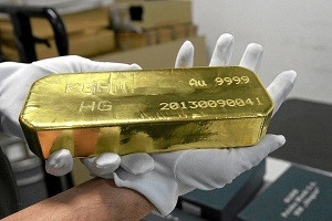 ﻿ЦБ Польши заберёт из Лондона 100 тонн золота
