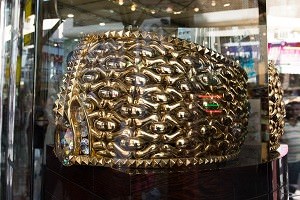 В ОАЭ снова показали самое большое кольцо из золота