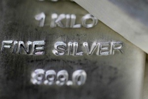 Capital Economics: серебро останется позади золота в 2018