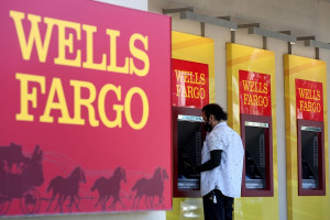 Wells Fargo: золото сначала ослабнет, но потом будет рост