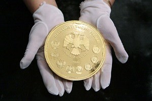 ЦБ РФ снова выпустит золотые монеты весом 5 кг.