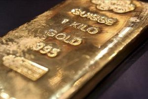 Аналитика: золото продолжает «бурить» сезонное дно